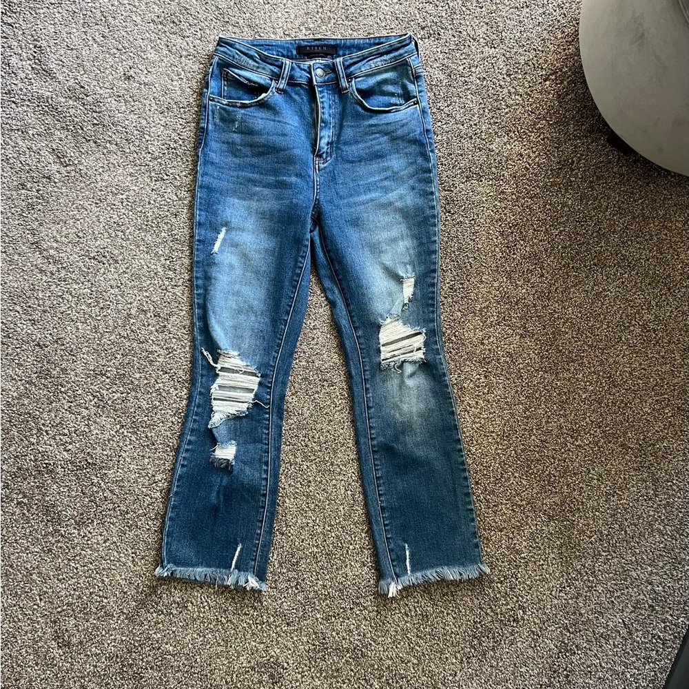 Risen high rise cropped jean.